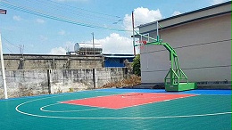 前方报道 中山五桂山区篮球架翻新改造硅PU球场 附近居民乐开了花