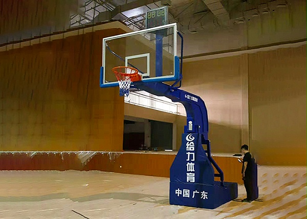 液压篮球架