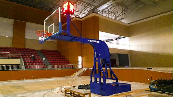 升降式篮球架